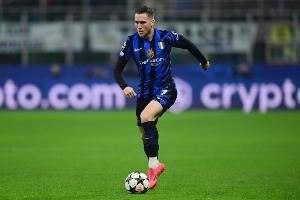 加盟仅1年！跟队记者：如果有合适报价，国米愿意出售泽林斯基