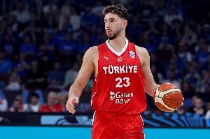 土耳其男篮主帅：申京今年23岁 希望他未来比约基奇更出色