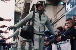 乌龙🤣太阳报:加纳乔周末戴着老板旗下棒球队劲敌的帽子入场