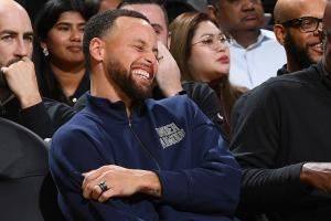 第一次紧张不?库里NBA生涯没当过自由球员 将成球鞋自由球员