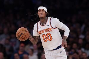 赛季命中率46.7%!克拉克森笑谈效率变高:没有丢那么多手榴弹了